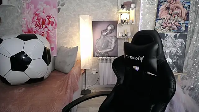 NickyAdamidi live