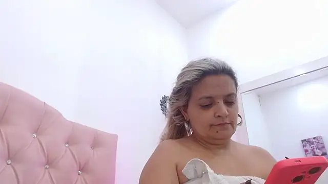 _saray_rose live