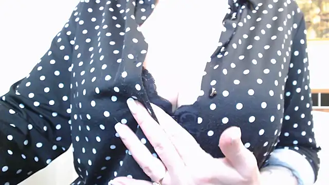 sensualEmilia live
