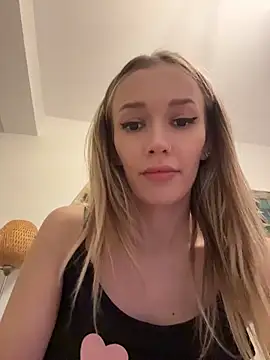 LucyAddison live