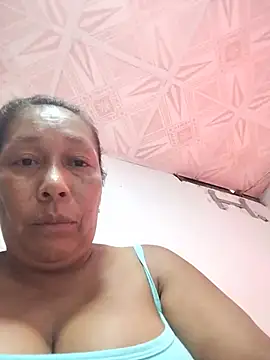 Sweet-Latina-Milf live