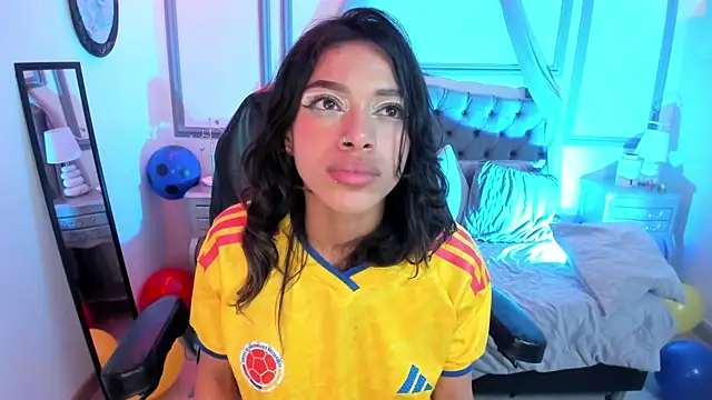 Britney_Collins_ live