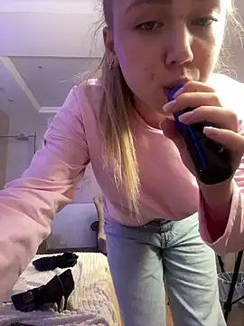 Emi_Sterling live