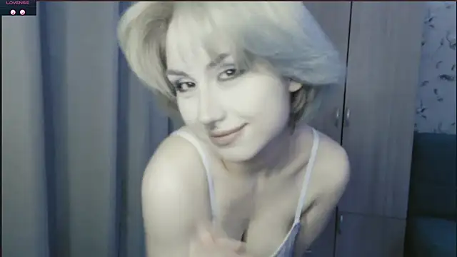 LeisaHopperstad live