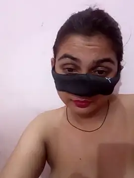 TRISHA0404 live