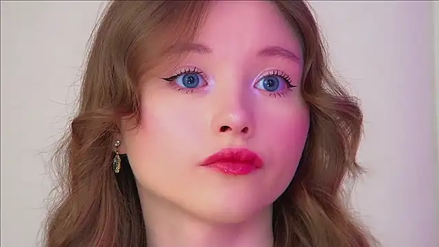 KeiraAsti live
