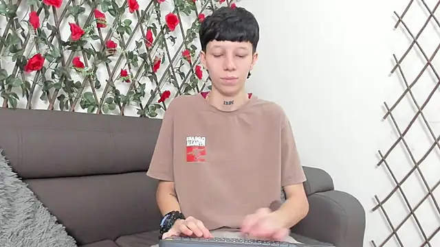 LiamBrown09 live