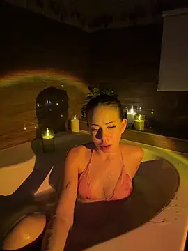 ChristySummeer live
