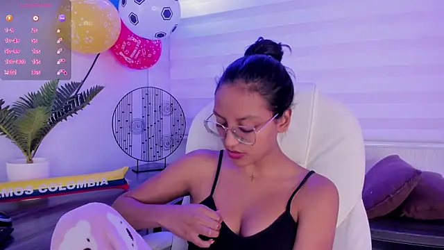 emma_brooks_ live