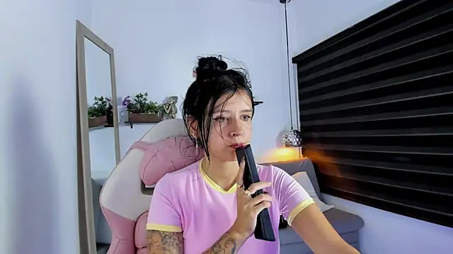 yenny_garcia live