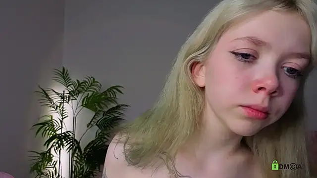 Rochelle_kitty live