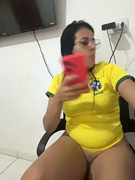 Agatha_lindinha live