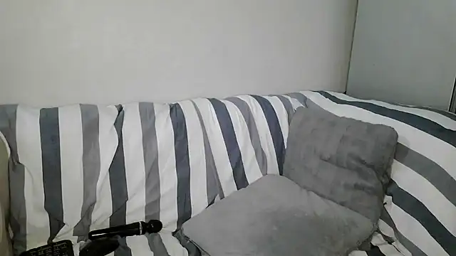 TALLHORNYBEARXO live