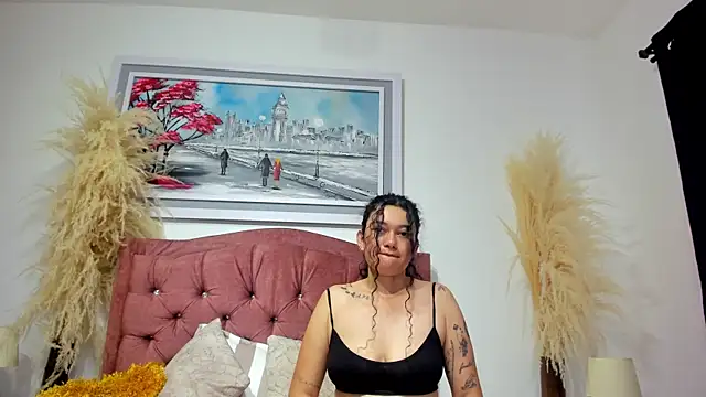 ArianaLaurent live