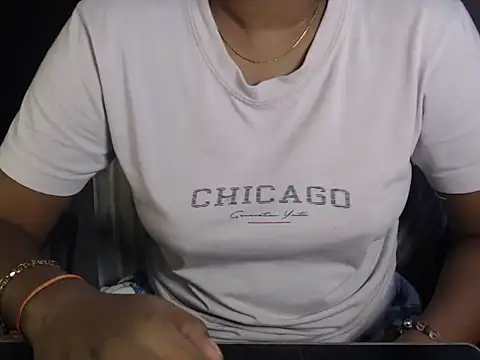 Annya_Sharma2 live