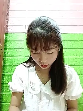 AmyLinee01 live