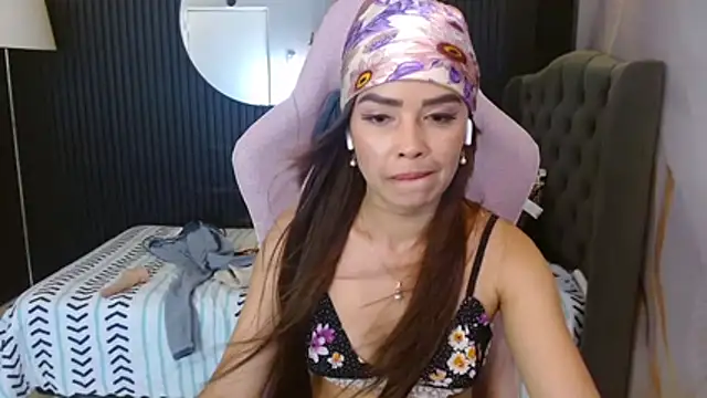 naomis_36 live