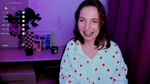 KindHazelHere_ live