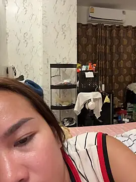 Ponthip live