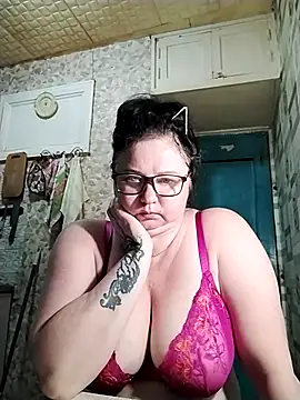 Holly-69 live