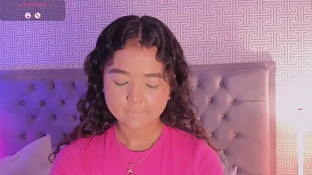 Evaa_Lunna_ live