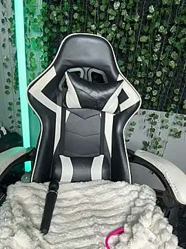 Eva_Kit live