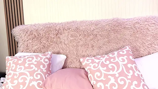 MadelineShine live