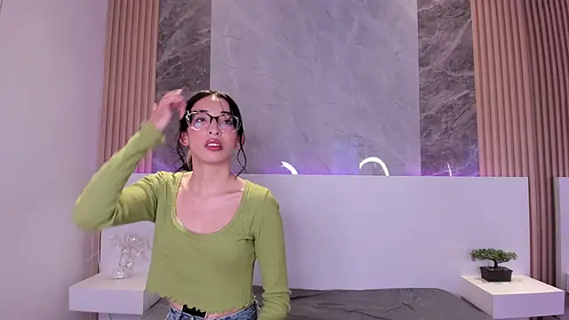 EmiliaBell_ live