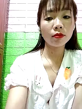 AmyLinee01 live