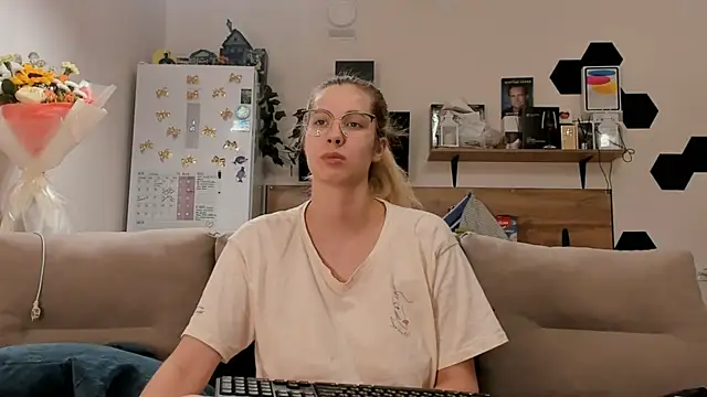 Hot__K live