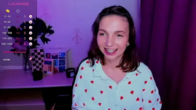 KindHazelHere_ live