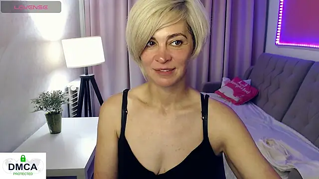 Blonde_lola444 live