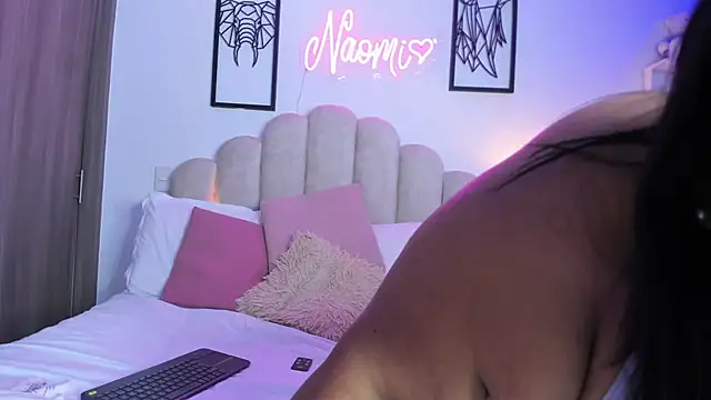 NaomiAsha live