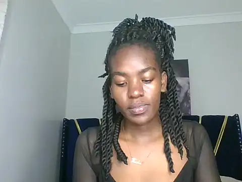 Lola_Allure live