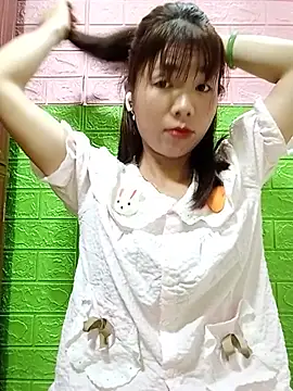 AmyLinee01 live