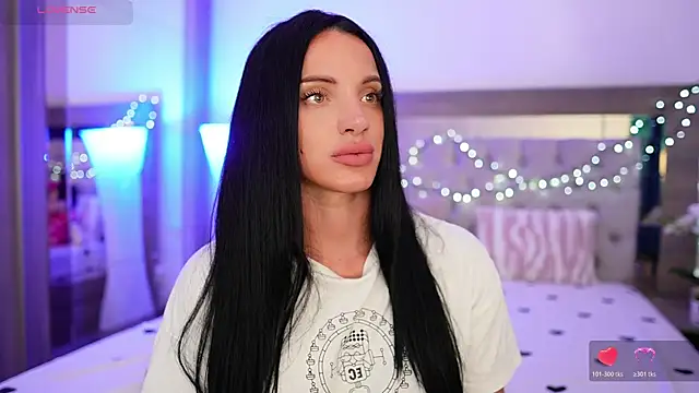 XandraBae live