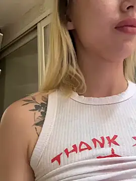 TeaseBabeXXX live