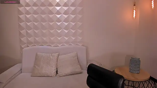 MilaLawrence live