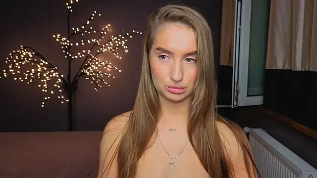 AlisaFoxis live