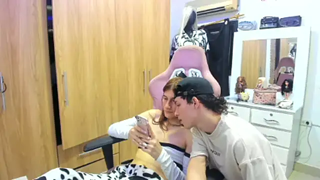 Pride_couple live