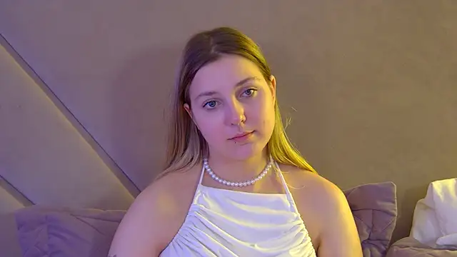 TinnaBurton live