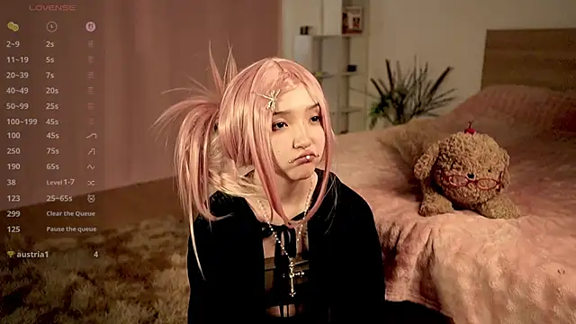 Linhmew live