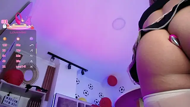 Eva__Walker live