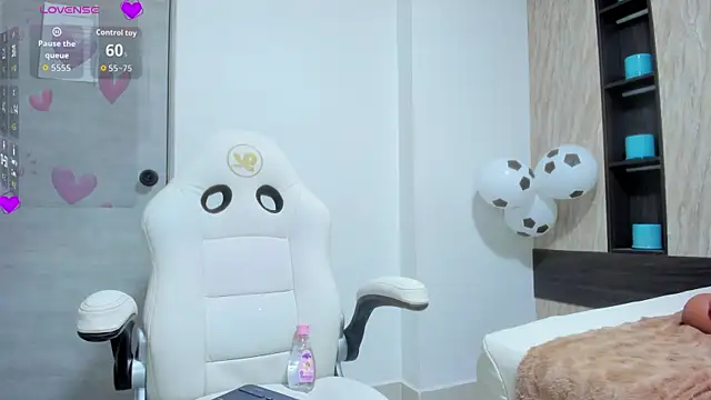naomi_rossee live