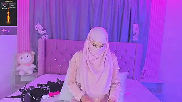 Nayla-Mouna live