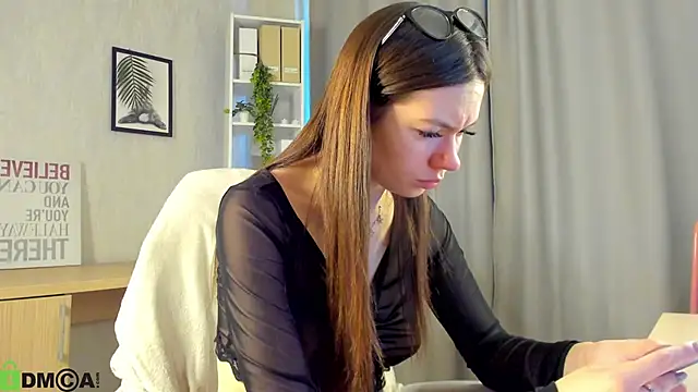 Nicole_Charm live