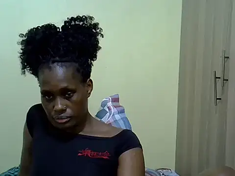 Petite-curvy live