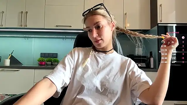 SoftnessMila live