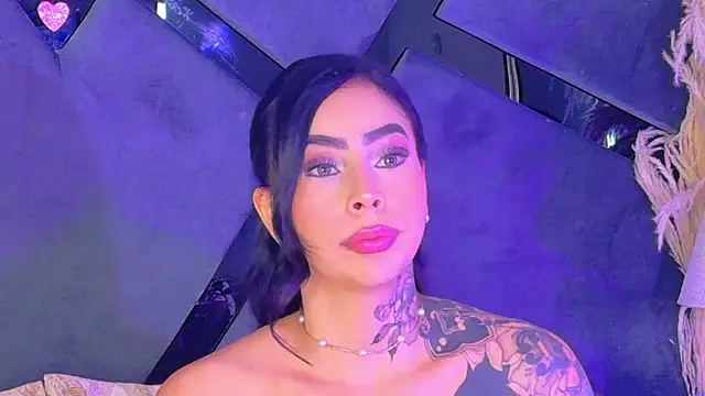 GiahDaniels live