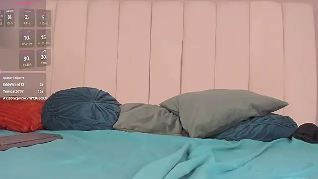 Kylie_Mckenzie live
